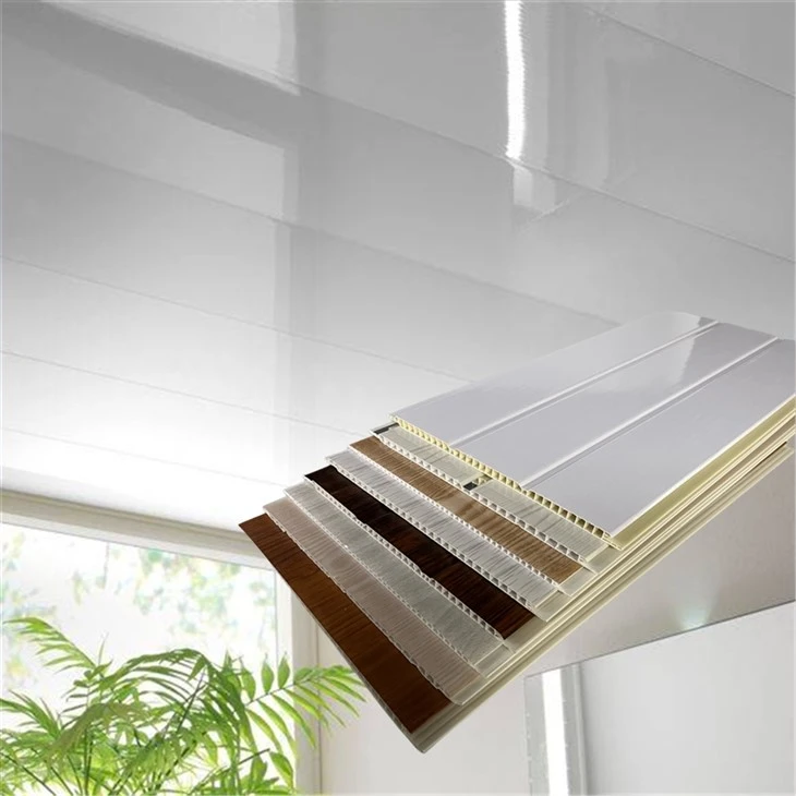 Halpa PVC -kieli ja uran katto